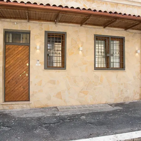 Mancini Shabby House-3